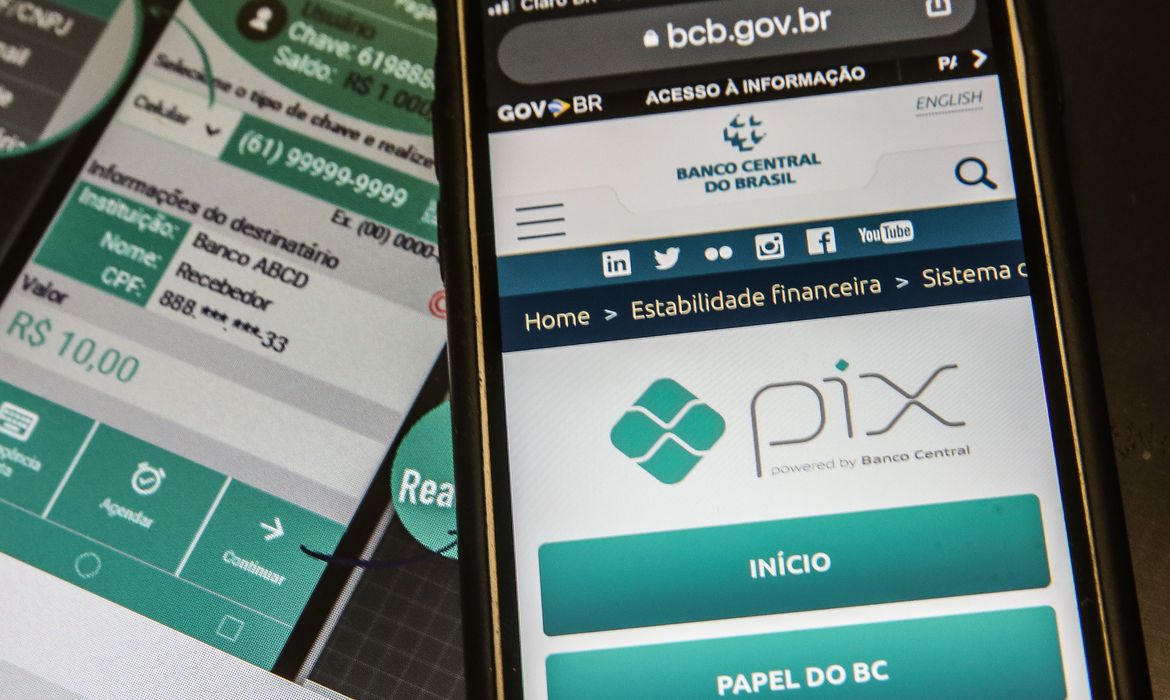 Pix representa 30% dos pagamentos e transferências no Brasil, diz Febraban