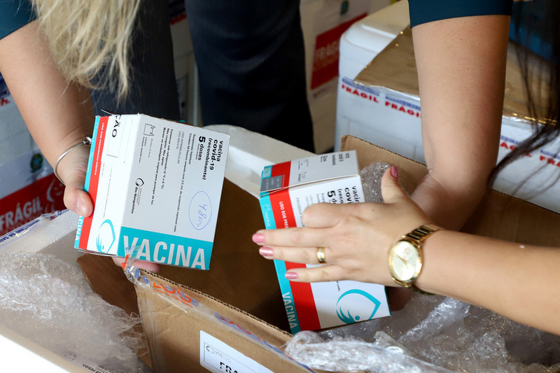 Com mais 406 mil doses, Paraná inicia vacinação de grávidas e pessoas com comorbidades
