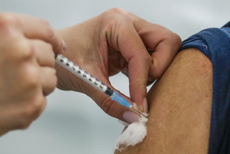 Curitiba vai vacinar pessoas de 40 anos ou mais com comorbidades a partir desta quarta