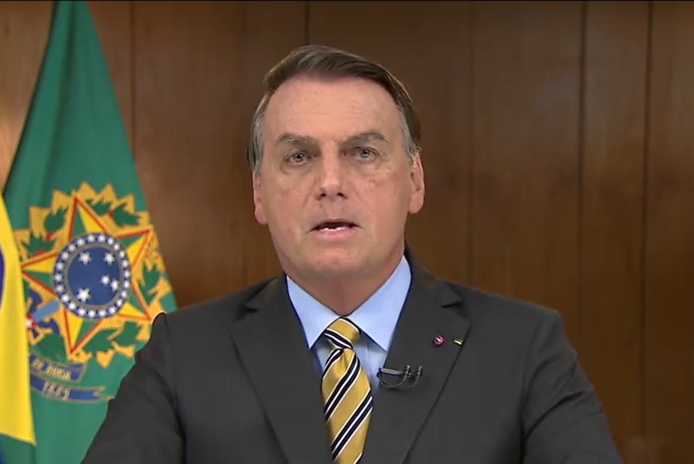 Bolsonaro afirma que pessoas com mais de 18 anos serão vacinadas até o fim do ano
