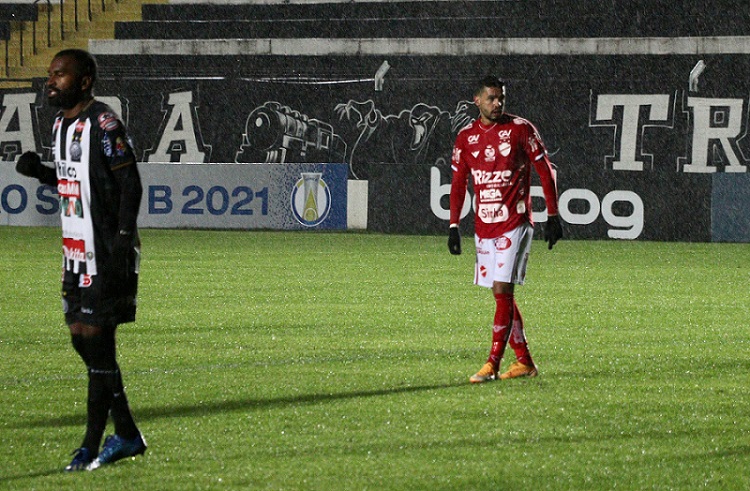 Operário perde em casa para o Vila Nova e completa três jogos sem vencer na Série B; veja os gols