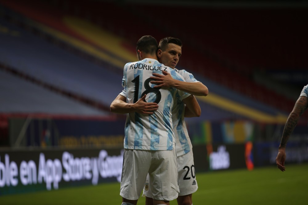 Argentina vence Uruguai e mantém invencibilidade na Copa América
