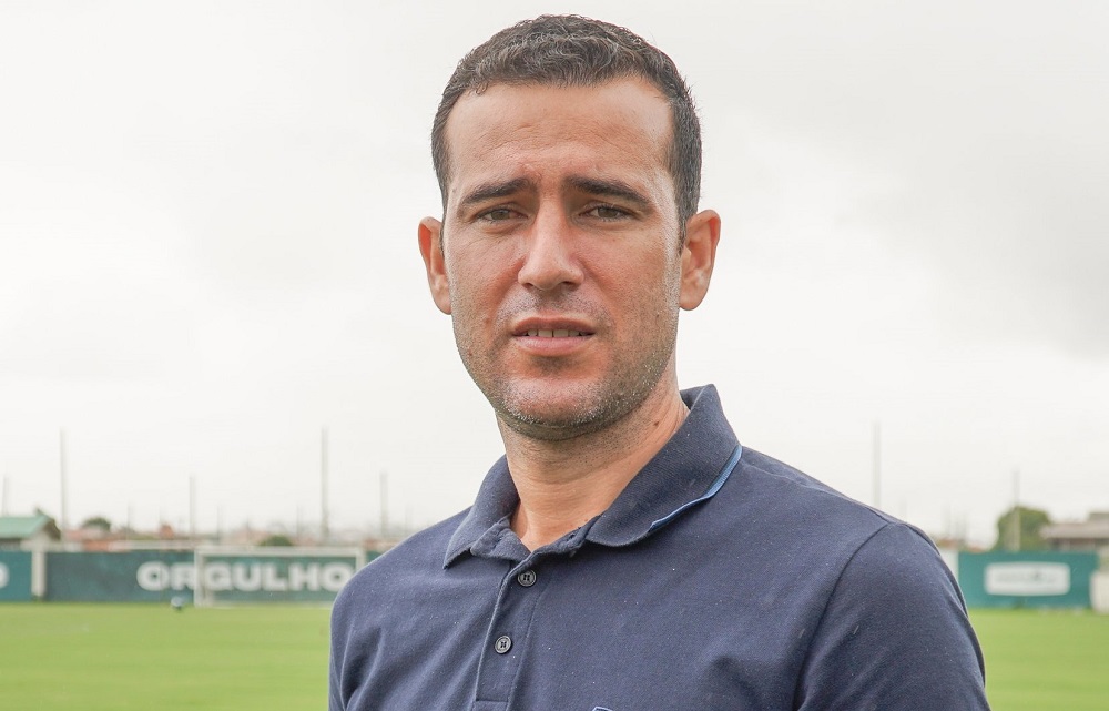 Coritiba anuncia a saída do gerente de captação Thiago Gasparino