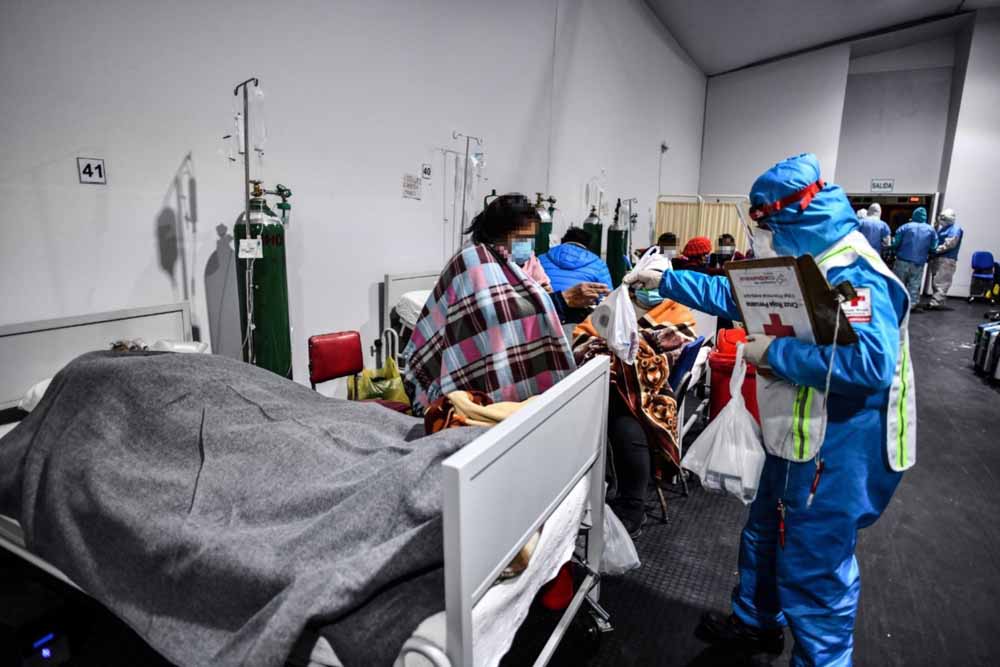 Hospital que atende casos de covid no Peru. Agência Andina
