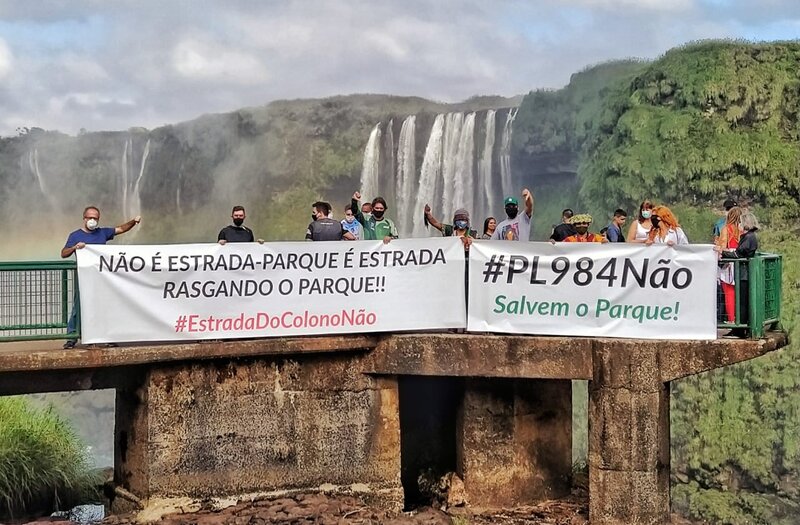 Associação de Desenvolvimento de Esportes Radicais e Ecologia protesta contra Estrada do Colono (Foto: Marcos Labanca)
