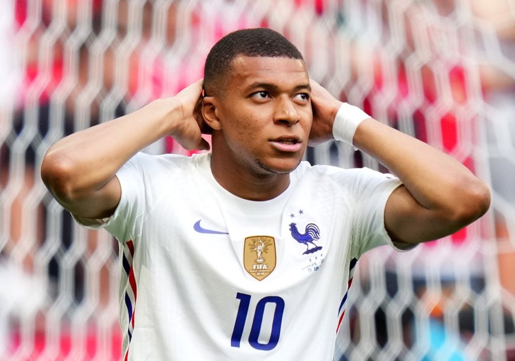 França decepciona e tropeça contra a Hungria na Eurocopa