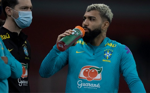 Gabigol será multado pelo Flamengo por não se apresentar em Curitiba