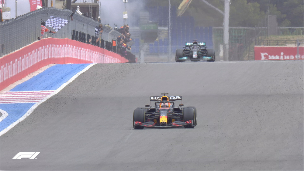 Verstappen vence duelo com Hamilton na França e dispara no Mundial