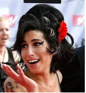 10 anos da morte de Amy Winehouse músicas masi tocadas