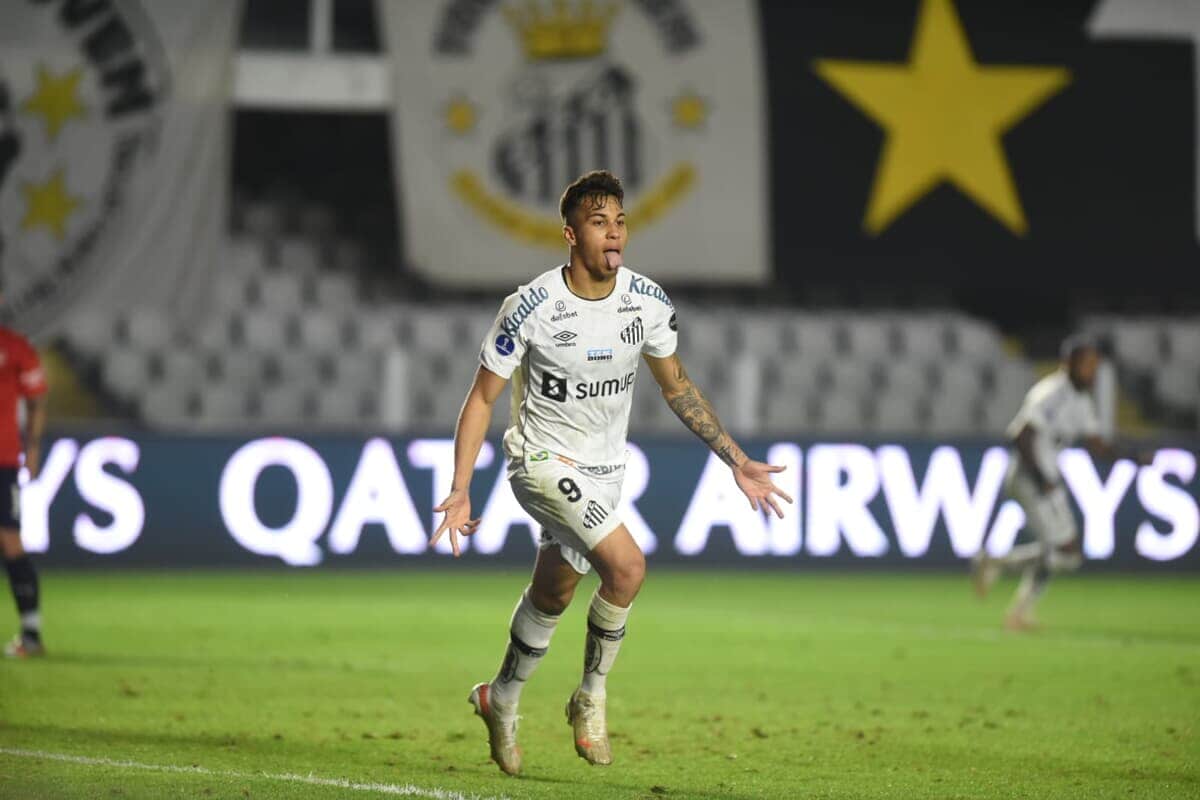 Santos vence Independiente com retorno de Kaio Jorge na Sul-Americana