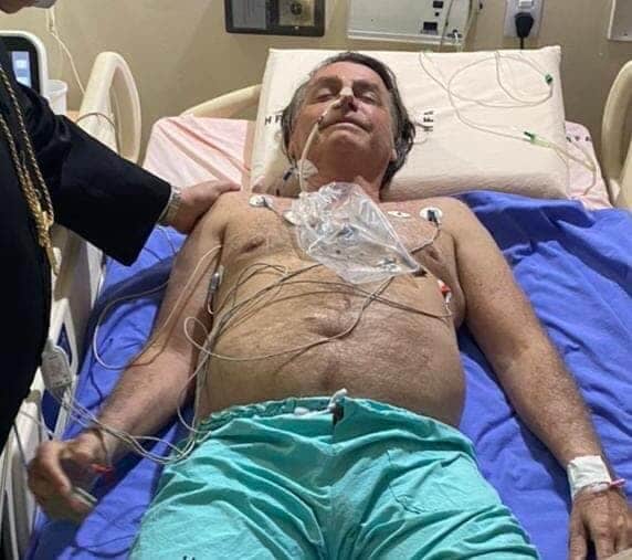 Bolsonaro é transferido para SP com obstrução intestinal e pode passar por cirurgia