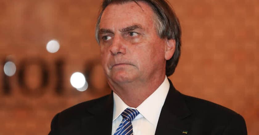 TSE apresenta ao Supremo notícia-crime contra Bolsonaro para apurar vazamento de dados sigilosos