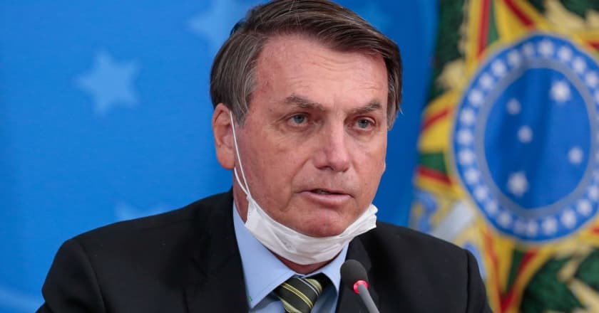 Bolsonaro vai ao STF para não indenizar profissional de saúde incapacitado por Covid-19