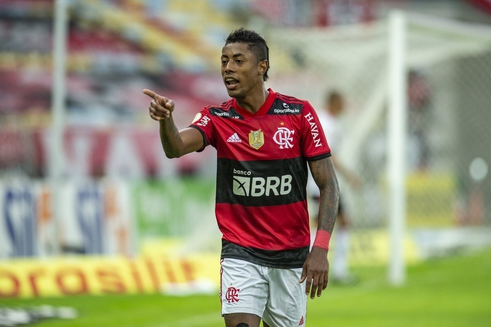 Escalação montada no esquema 4-3-3 com custo total do time C$ 135,38 (Alexandre Vidal/Flamengo)