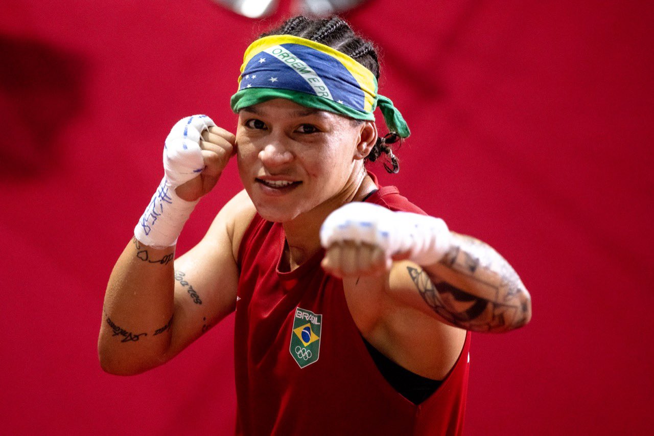 Beatriz Ferreira perde e fica com a prata, 1ª medalha de uma brasileira no boxe em Olimpíadas