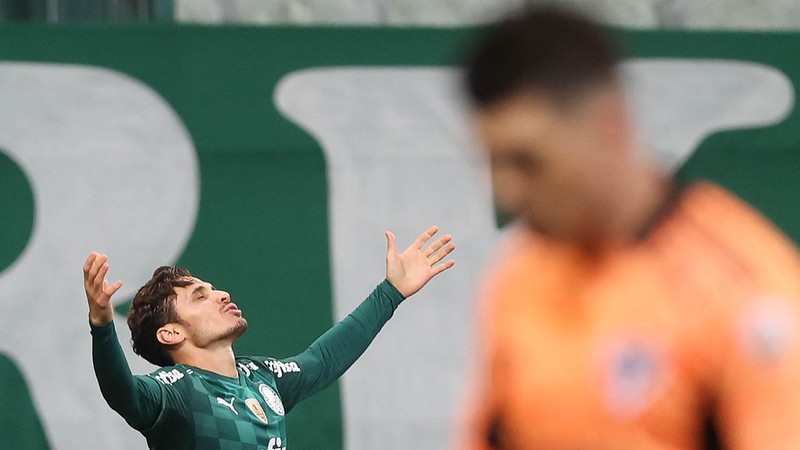 Palmeiras vence São Paulo e avança para as semifinais da Libertadores