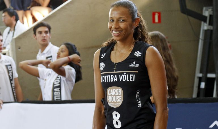 Campeã olímpica, Valeskinha assume o Curitiba Vôlei para salvar o projeto