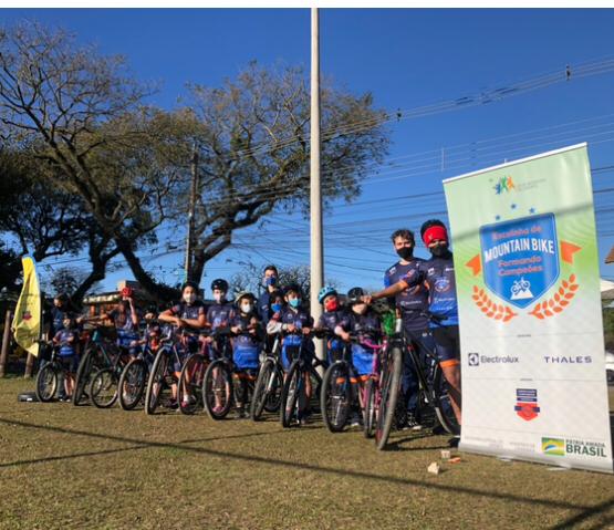 Escolinha de Mountain Bike combate sedentarismo e depressão infantil em Curitiba