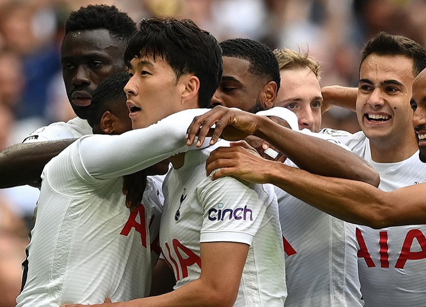 Com aula de contra-ataque, Tottenham vence o City na estreia da Premier League