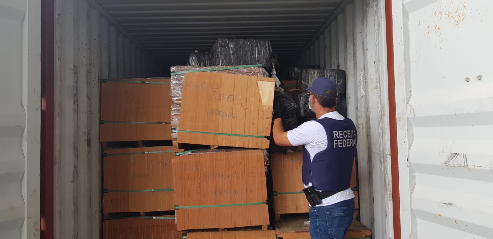 Receita Federal apreende 350 kg de cocaína no Porto de Paranaguá