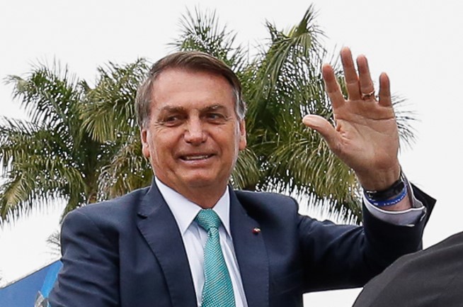 Bolsonaro repete ataques, diz que parte do STF quer volta da corrupção, mas nega ter ofendido ministros