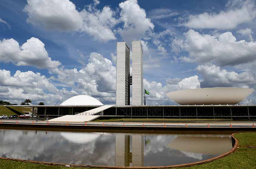 Senado rejeita pedido de impeachment de Alexandre de Moraes e Bolsonaro perde mais uma