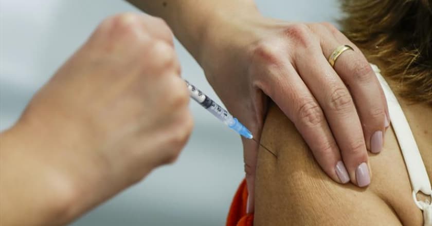 STF determina que vacinação de adolescentes deve ser decidida por estados e municípios