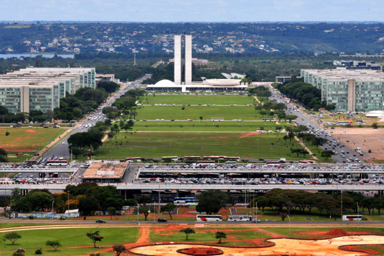 STF e Câmara já temem escalada que leve Bolsonaro a envolver militares na crise