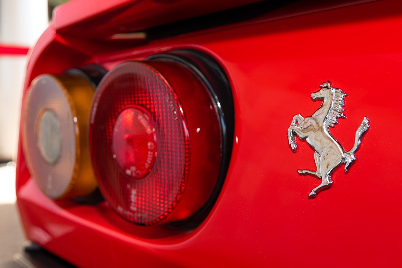 Ícone de série de TV, Ferrari 308 GTS é exposta no Centro de Visitantes da Itaipu