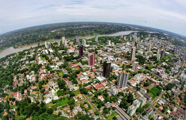 Foz do Iguaçu vacina 80% da população adulta contra a covid