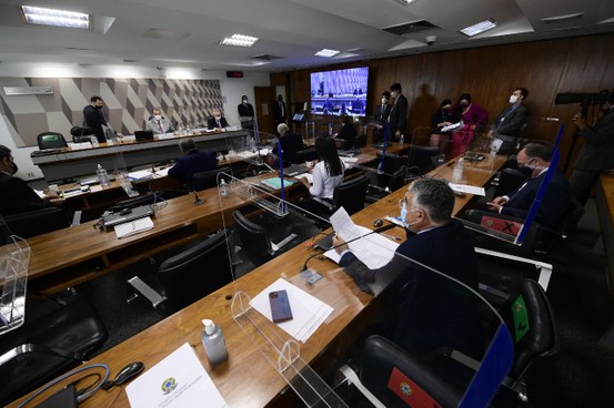 CPI quebra sigilo de Ricardo Barros, influenciadores bolsonaristas e advogado do presidente