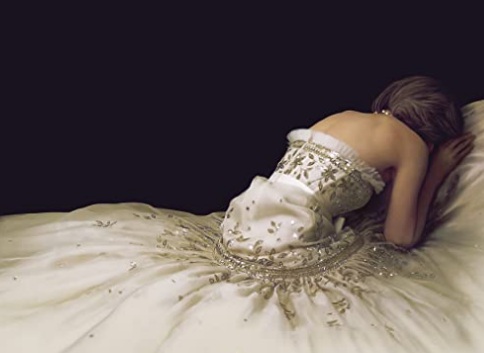 Kristen Stewart sofre como a princesa Diana em novo pôster do filme Spencer