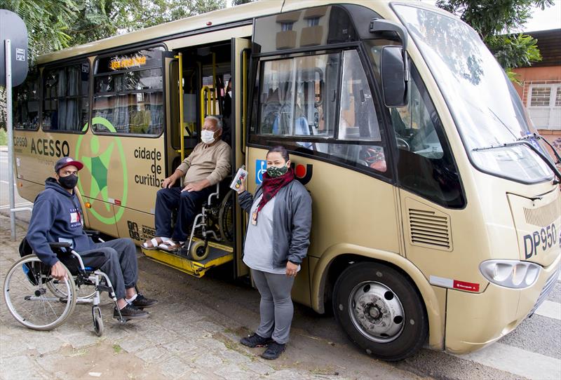 Transporte acesso: credencial do ônibus passa a ser impressa em cartões, diz Prefeitura de Curitiba