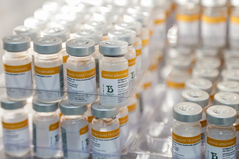 Curitiba aplica segunda dose para 55 mil na semana. Veja quem recebe a vacina