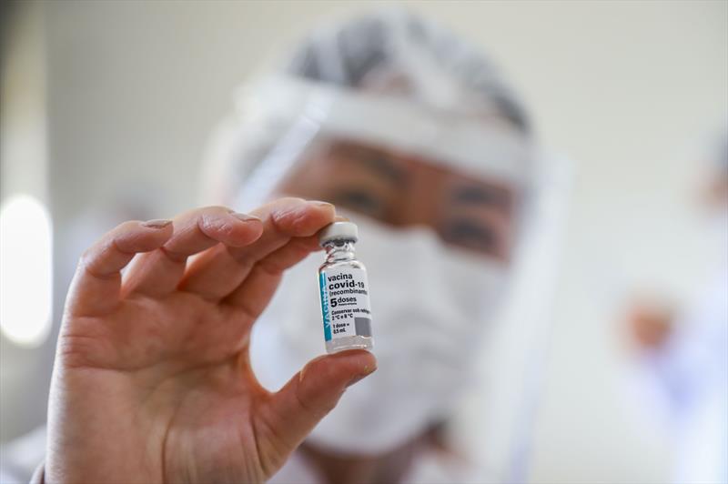 Queiroga anuncia 3ª dose da vacina contra Covid para 15 de setembro
