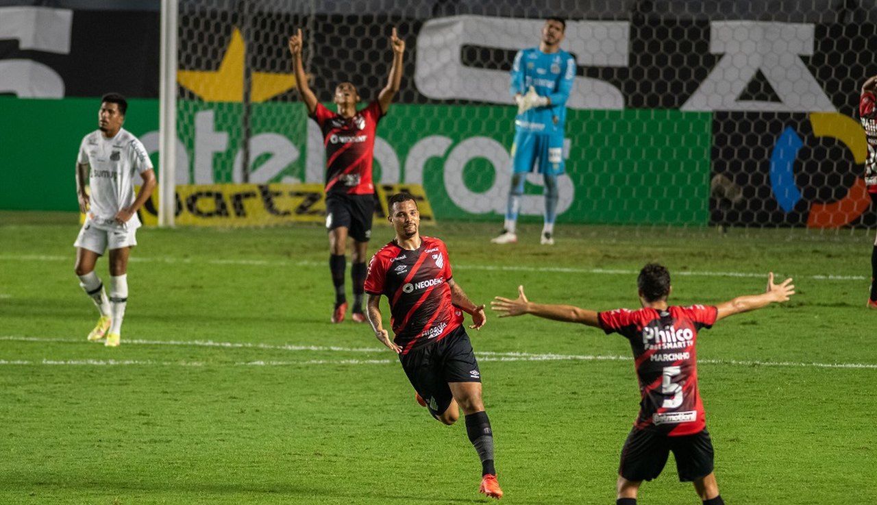 Athletico ganha novamente do Santos e avança à semi da Copa do Brasil; veja o gol