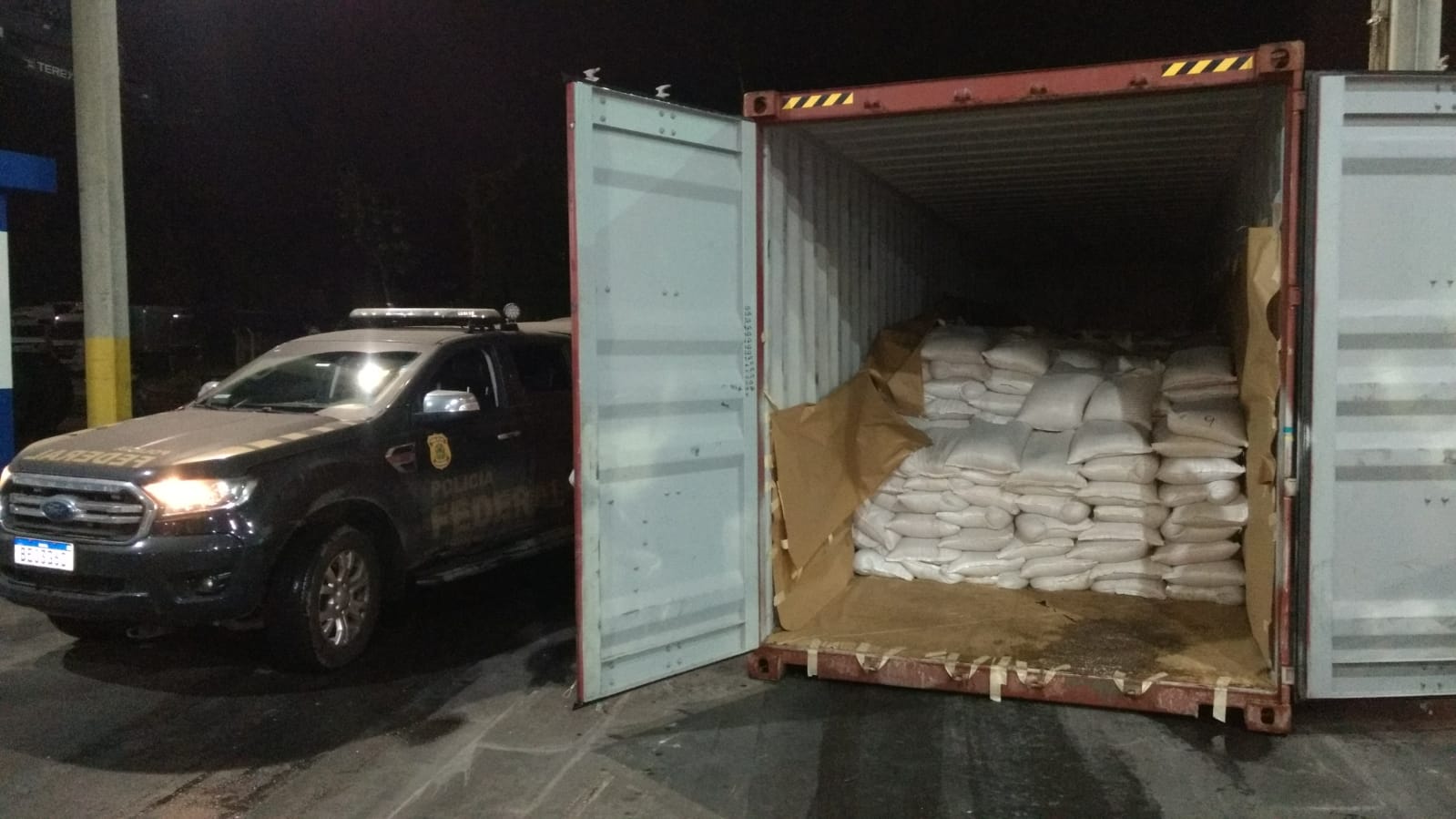 Polícia Federal apreende 329kg de cocaína em carga de gergelim em Paranaguá