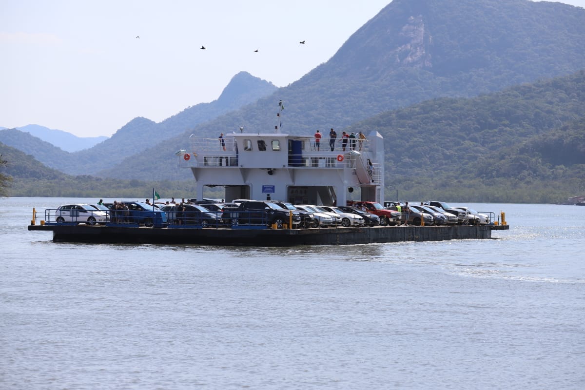 Feriado levou quase 1,5 mi de turistas ao litoral do Paraná, afirma entidade