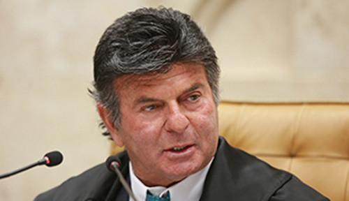 Fux diz que desobediência de Bolsonaro a decisões do STF será crime de responsabilidade
