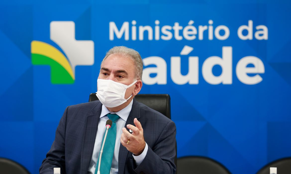 Governo Bolsonaro ainda avalia passaporte vacinal, diz Queiroga