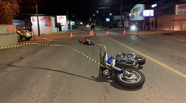 Motociclista morre em acidente em Cascavel; caminhonete envolvida fugiu sem prestar socorro