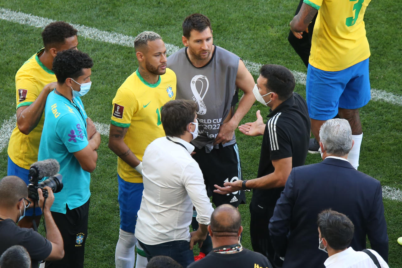 Árbitro suspende partida da seleção brasileira contra a Argentina
