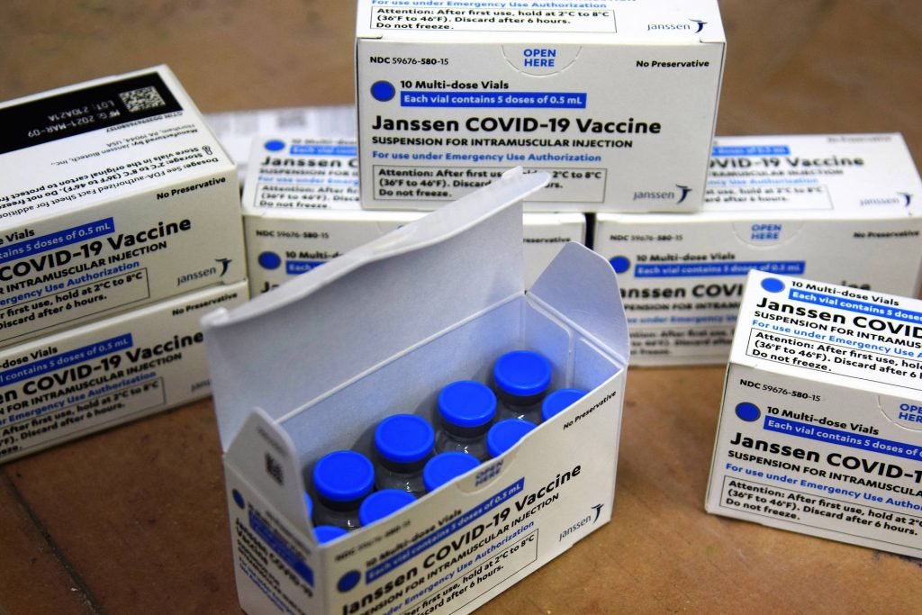 Idosos e imunossuprimidos devem receber reforço da vacina da Janssen