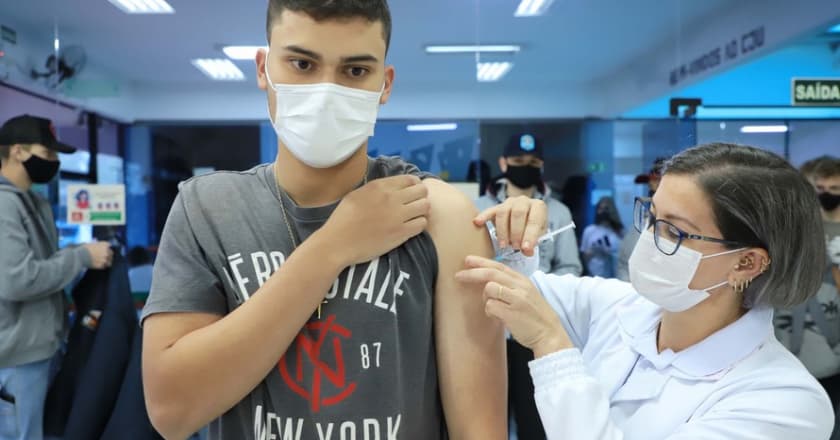 Covid Vacinação completa para mais de 4 milhões no Paraná