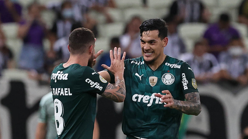 Palmeiras bate Ceará em jogo atrasado do Brasileirão