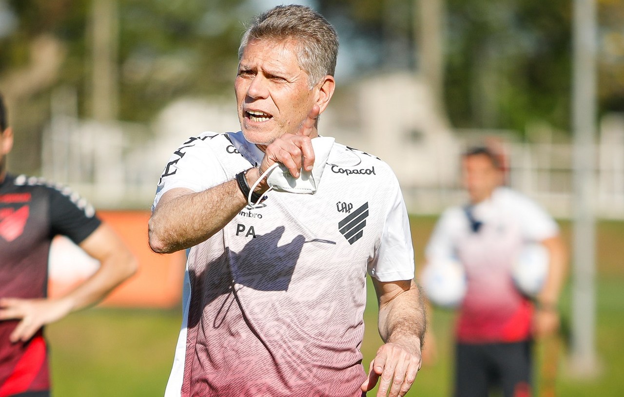 Paulo Autuori afirma que Athletico terá novo técnico na final da Sul-Americana