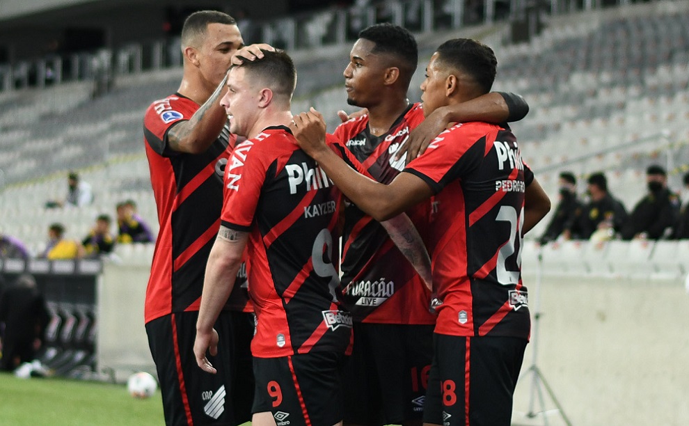 Athletico tem mudança na defesa para enfrentar o Flamengo no Brasileirão