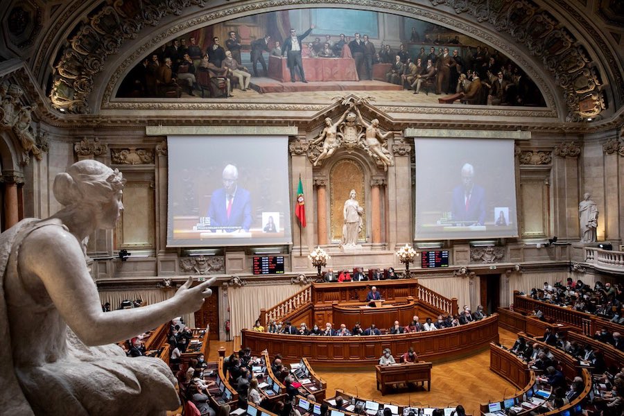 Portugal vive crise na esquerda por orçamento e pode ter eleições antecipadas