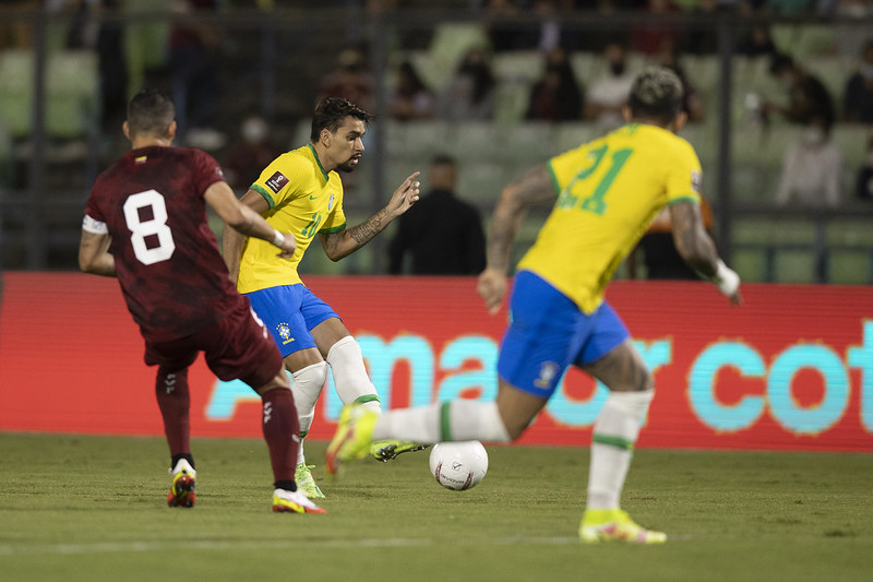 Brasil vira contra Venezuela e segue invicto nas Eliminatórias para Copa do Mundo