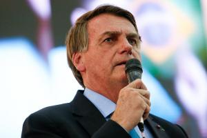 Bolsonaro diz que tomará hidroxicloroquina e ivermectina se pegar Covid de novo